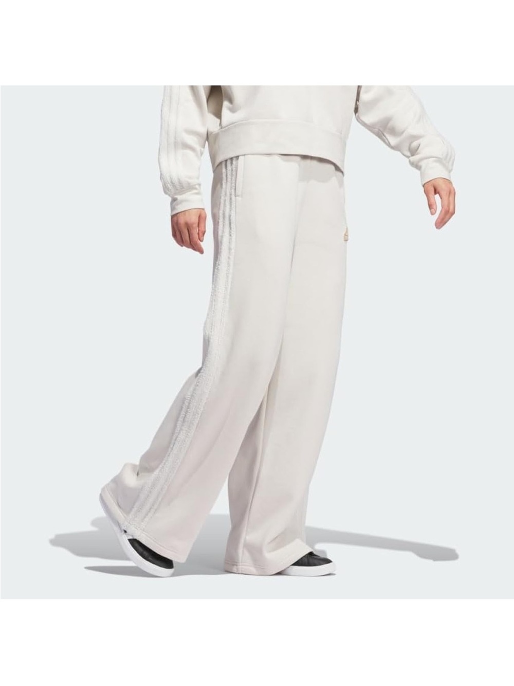 Adidas W COZE 3S sweatpants in a light beige (aluminum) color M